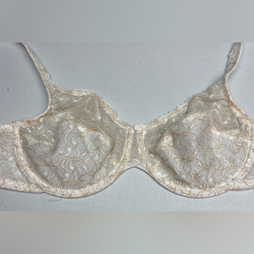 NWOT Bali WHT/TAN Unlined Underwire, 38C *P1045